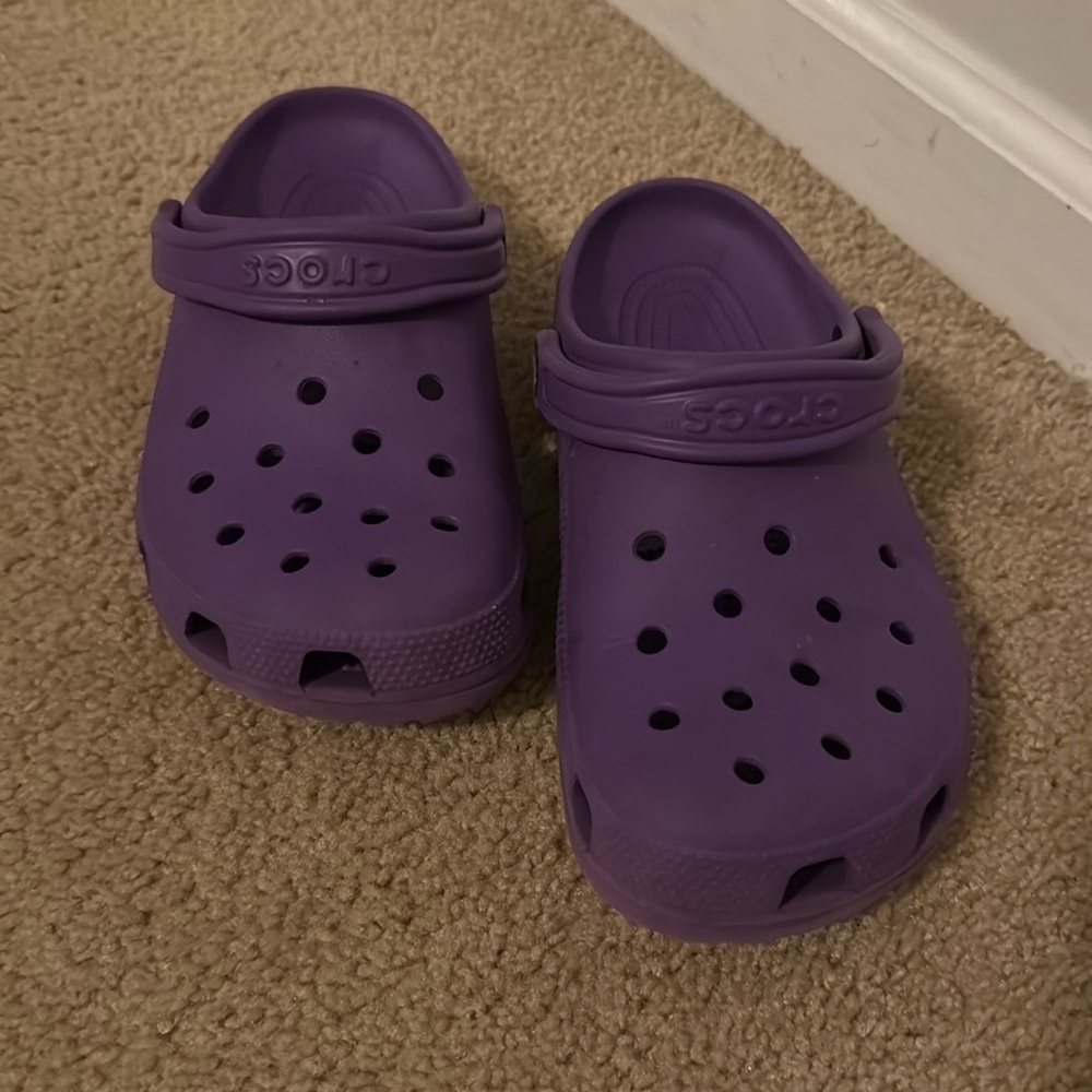 Purple crocs women’s 10, men’s 8